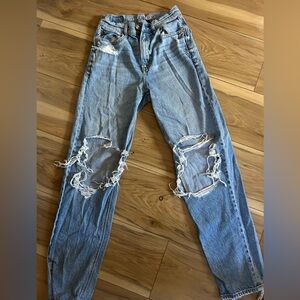 American Eagle ripped medium wash denim jeans
